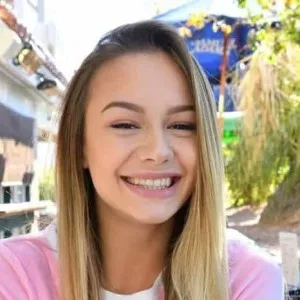 Naomi Swann биография, рост, вес, размер сисек, фигура, возраст